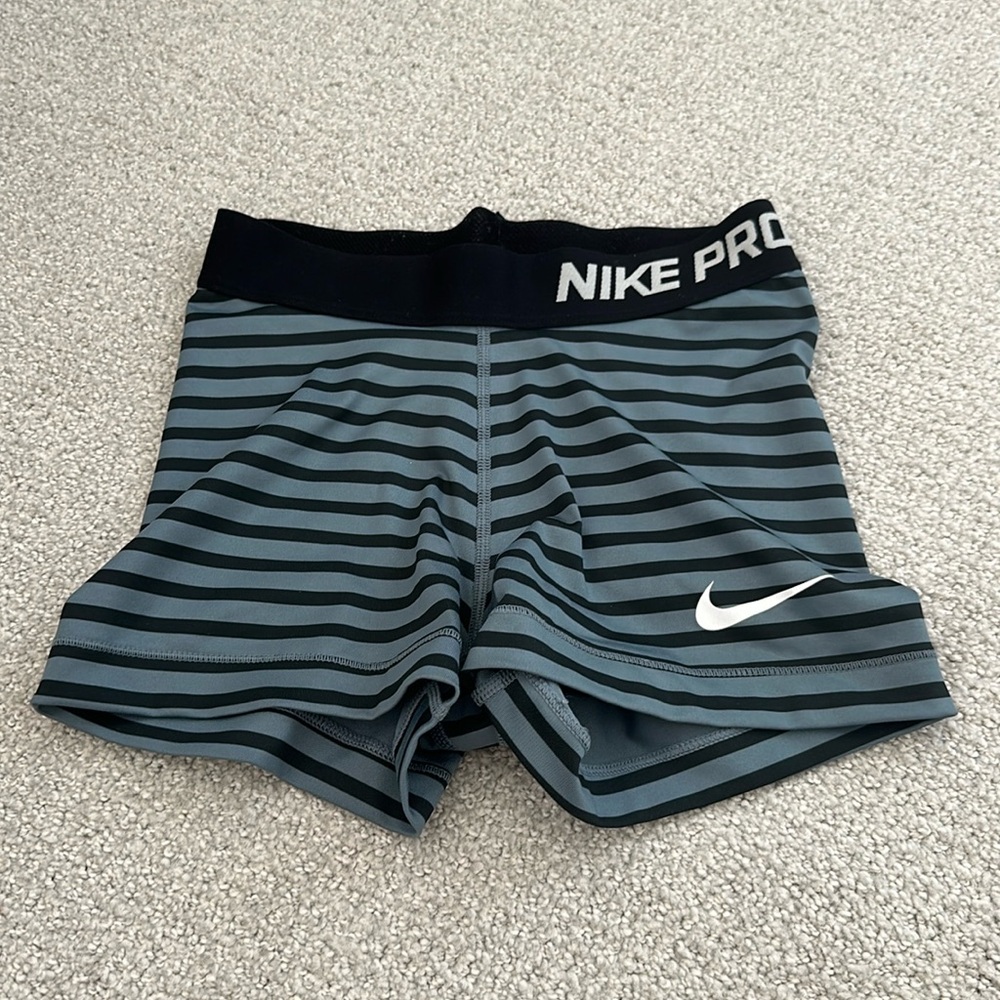 Women’s Nike pro spandex